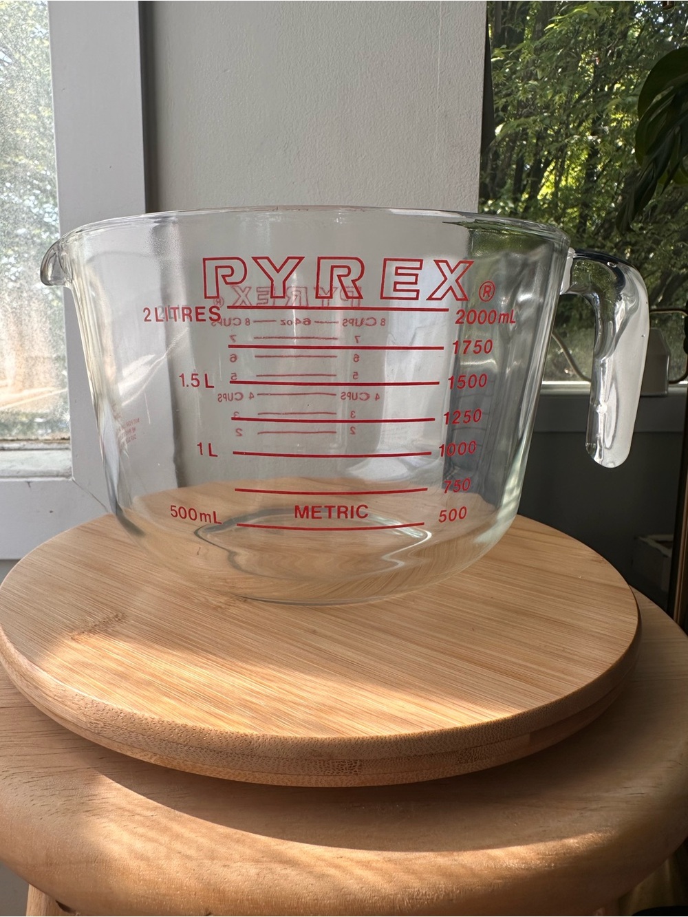 Vintage PYREX Large Glass 8 Cup Handled Measuring Cup